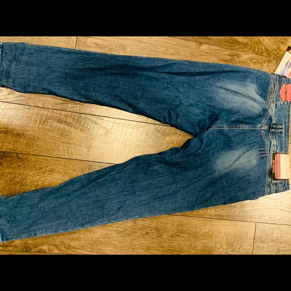 Fashion nova Trophy booty lifting Jeans - Picture 6 of 8